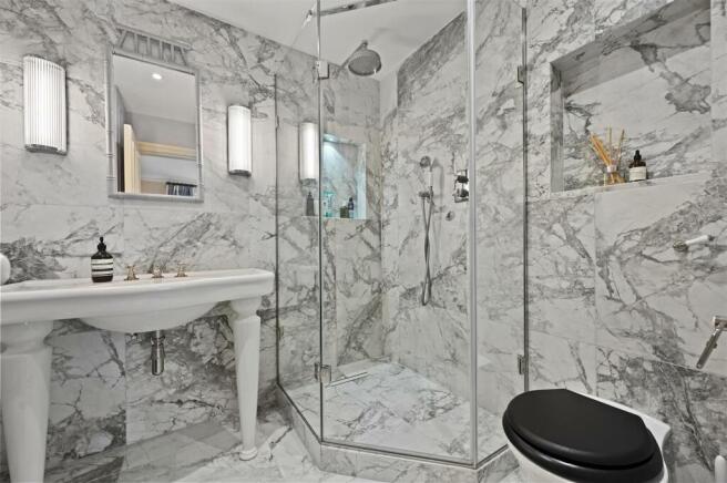 Perrers Road - Ensuite.JPG