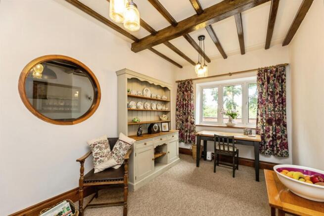 3 bed Semi-Detached for sale Image 10