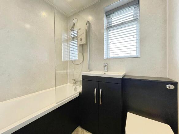 3 bed Detached for sale Image 11