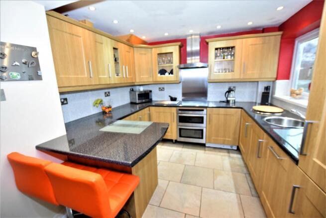 Kitchen 1.jpg