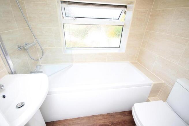 HOUSE BATHROOM/ W.C.