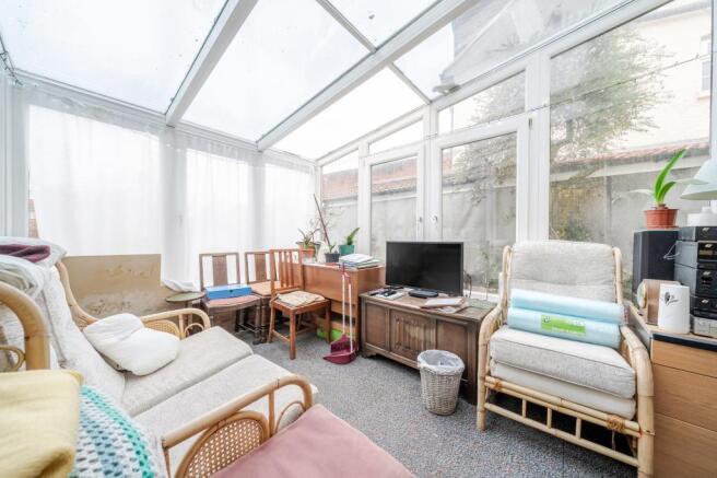 Living Area/Conservatory