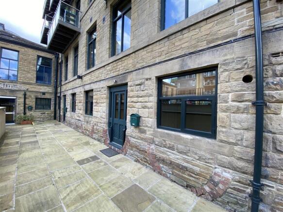 2 bed Apartment to rent Image 8
