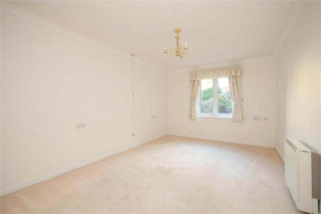 2 bed Flat to rent Image 11