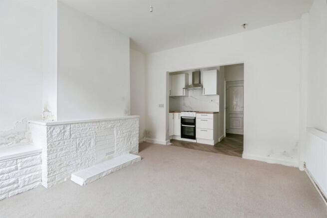 2 bed Terraced for sale Image 5