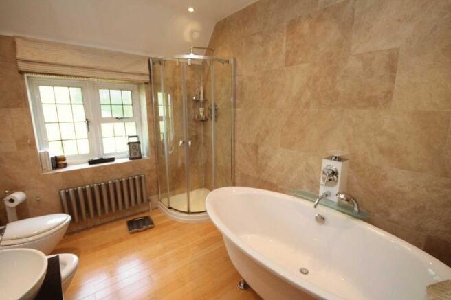 Master en-suite