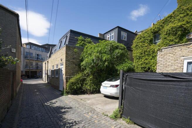 193 Merton Road SW18 Ground Floor external 2.jpg