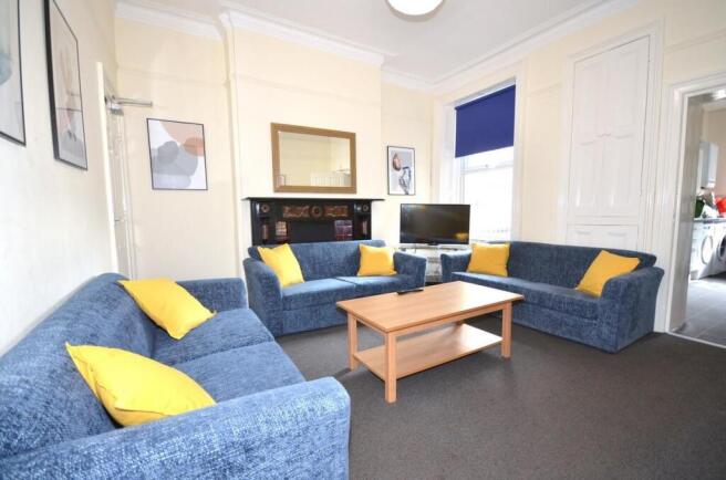 Living Room 1.jpg