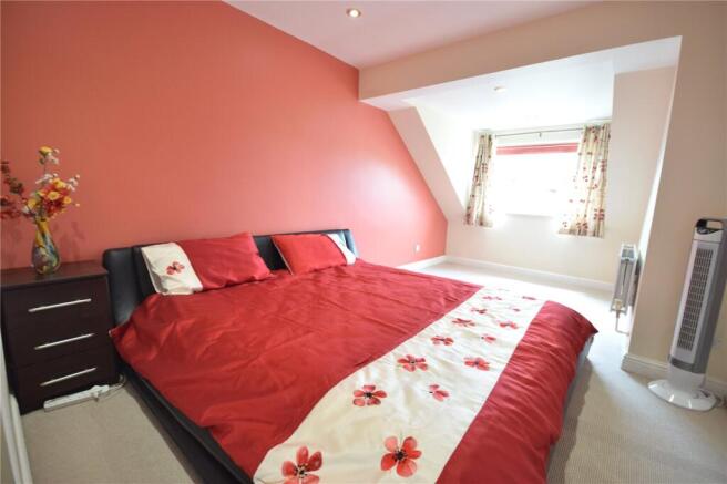 4 bed Detached to rent Image 6