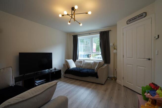 3 bed Semi-Detached for sale Image 5