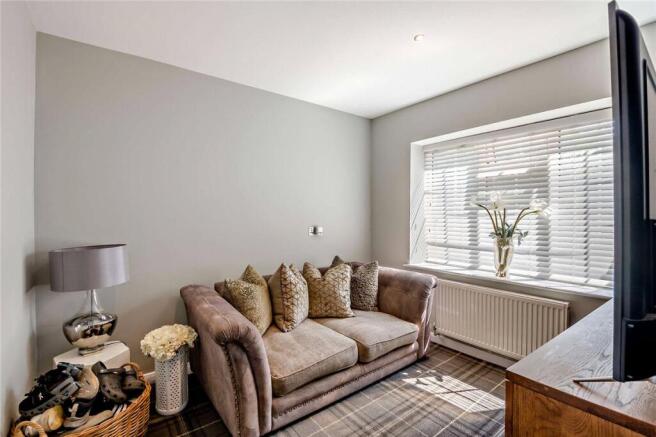 6 bed Detached for sale Image 8