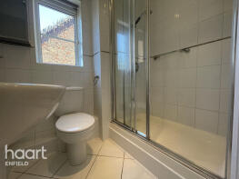 7, 2 Thornbury Lodge, Slades Hill, Enfield EN2 7DJ