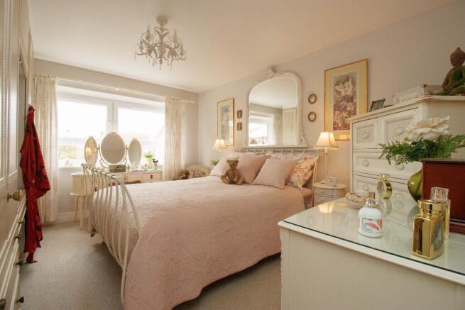 3 bed Apartment for sale Image 7