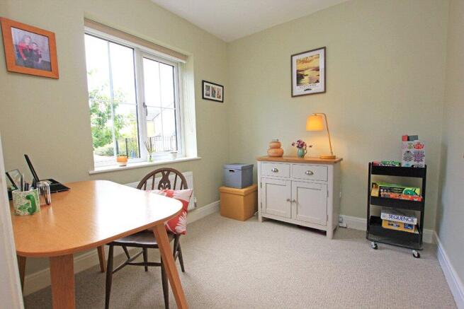 5 bed Detached for sale Image 9