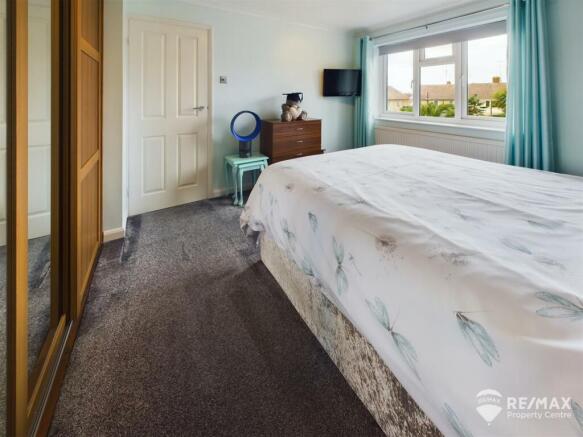 Bedroom 1 (2).jpg