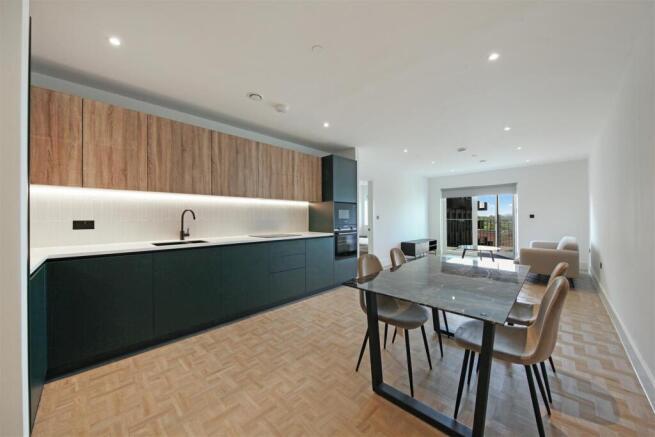 58 Provence Apartments, 3 Monarch Square - TyBIycF