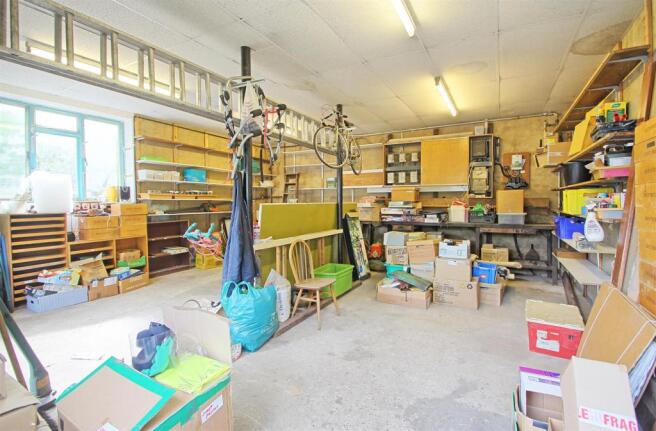 DOUBLE GARAGE