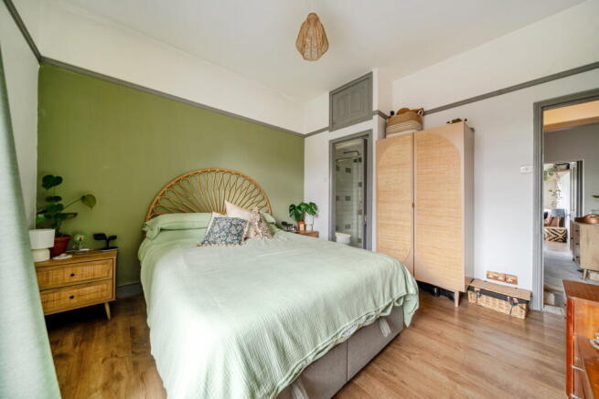 3 bed Terraced for sale Image 8