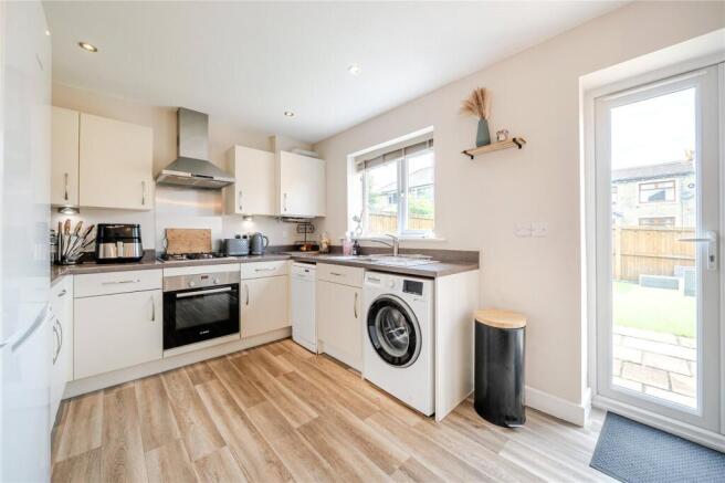 3 bed Semi-Detached for sale Image 5