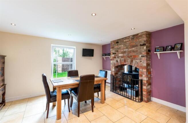 Dining/family room
