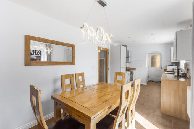 4 bed Detached for sale Image 4