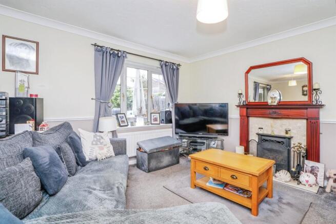 4 bed Detached for sale Image 6