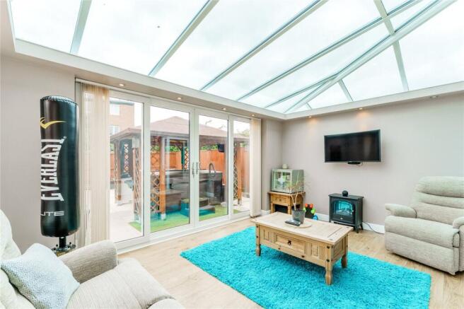 4 bed Detached for sale Image 5
