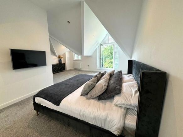 Master bedroom.jpg