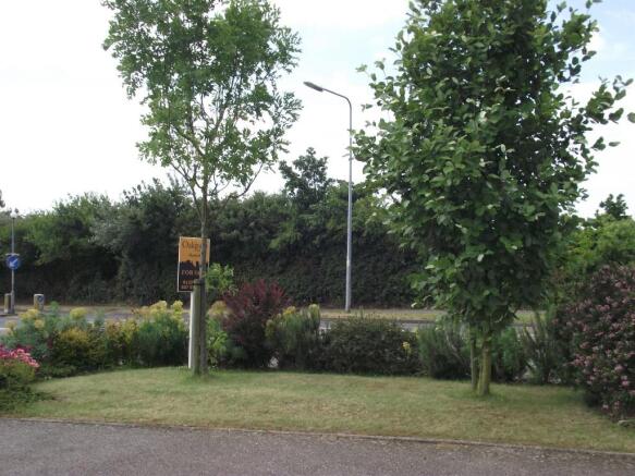 Garden & Parking