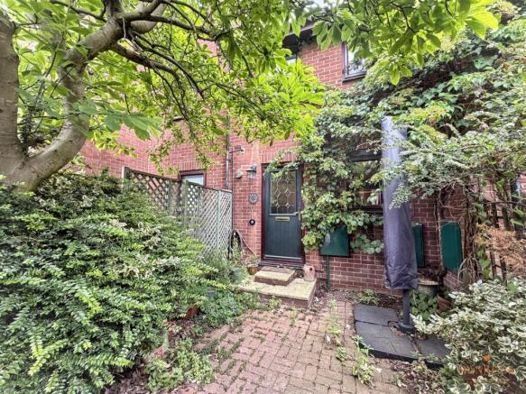 2 bed Terraced for sale Image 12
