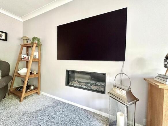 Rosemoor Drive, East Hunsbury, Northampton NN4 photo 4
