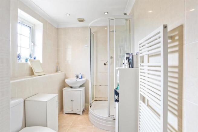 676945885 - 23 Travers House, 127 Dalmeny Avenue N
