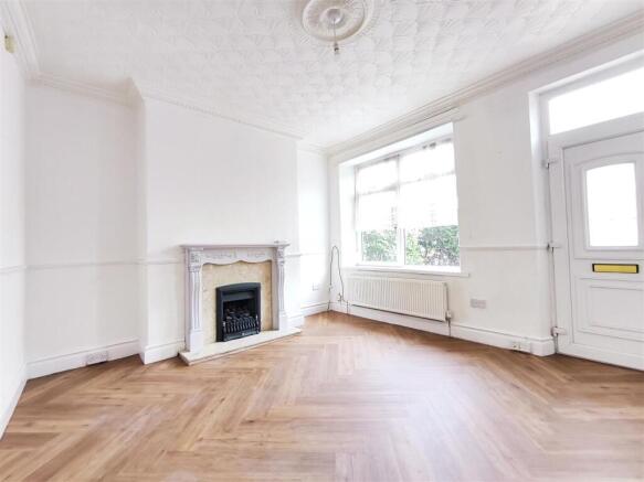 2 bed End of Terrace to rent Image 12