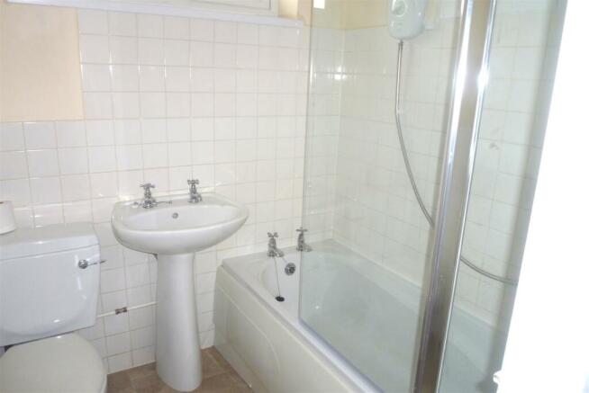 Bathroom .JPG