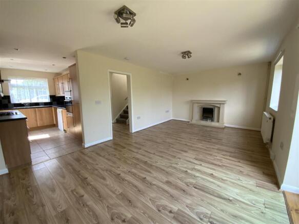 Lounge/ Dining Room