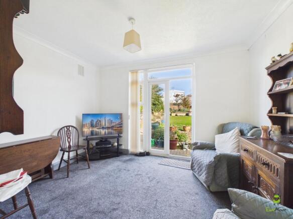 Kingswood Avenue, Belvedere, Kent, DA17 photo 4