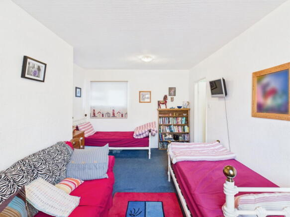 2 bed Apartment for sale Image 7