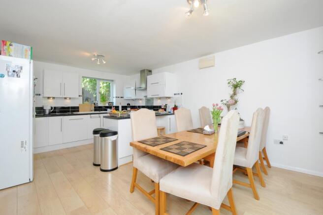 Kitchen/Dining