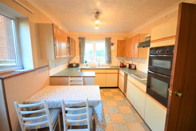Kitchen/Breakfast Ro