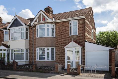 Coolgardie Avenue, Highams Park