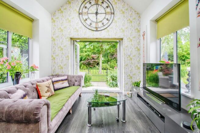 Kitchen/Sun Room