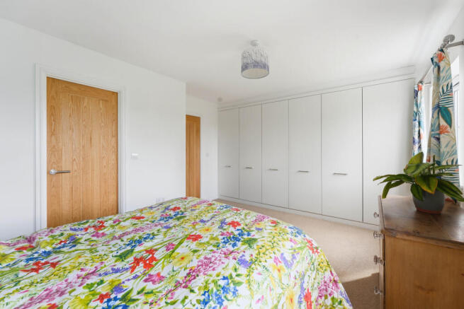 3 bed Terraced for sale Image 10