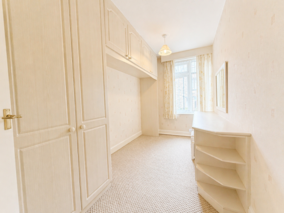 2 bed Apartment for sale Image 6