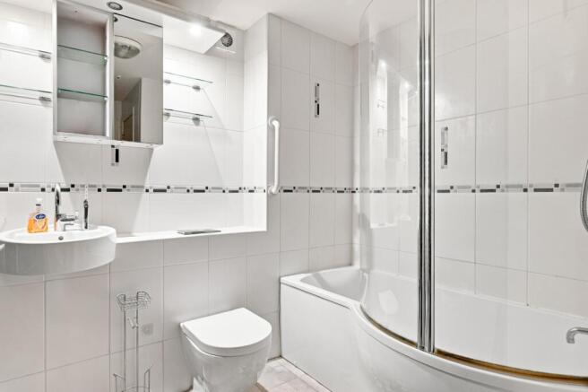 2 bed Flat for sale Image 8