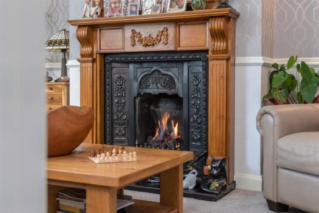 Welham Road 19-Living Room C.jpg