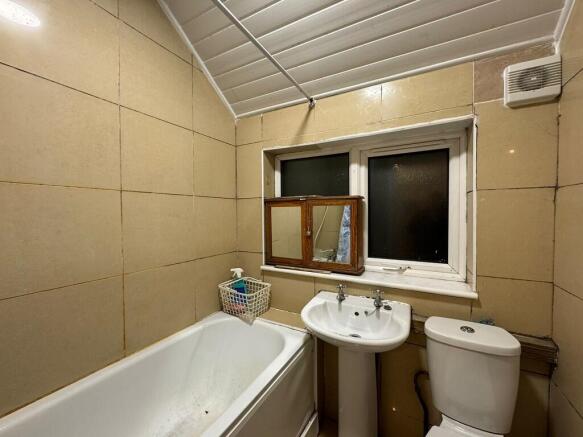 Bridgewater Road ...