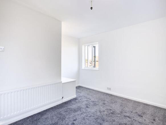 3 bed Semi-Detached to rent Image 10