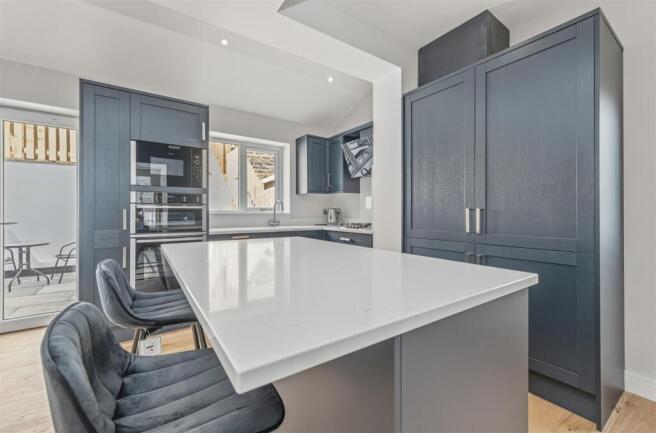 3 bed Semi-Detached for sale Image 10