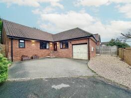 17, Ravens Croft, Northampton NN4 0RL