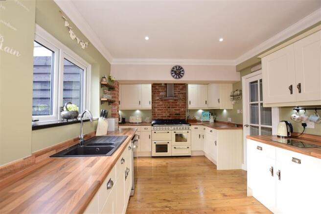 Kitchen/Dining Area